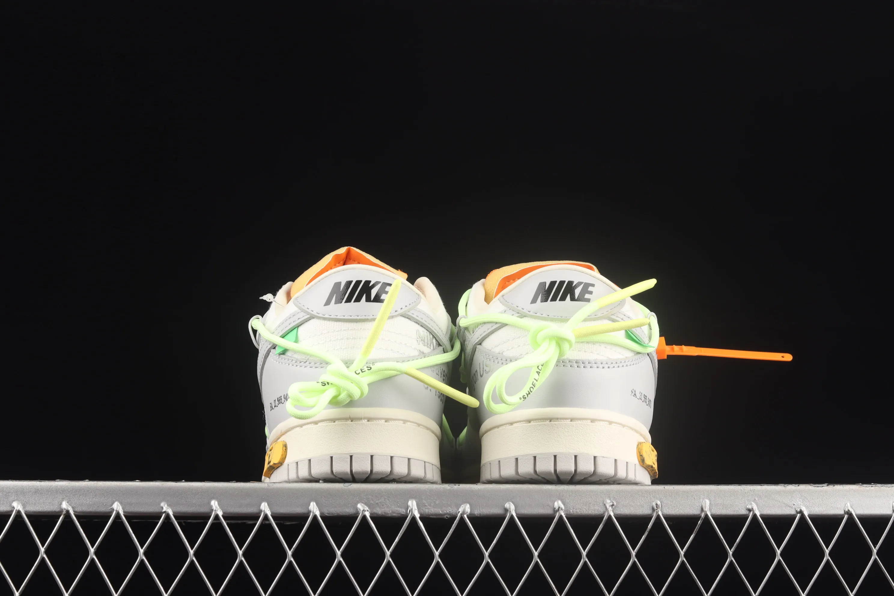 All Categories Nk SB Dunk Series Nk SB Dunk Low Low-top Sneakers Pure Original Version OF x Nk Dunk Low OW White Gray Casual Sports Skateboard Shoes DM1602-128